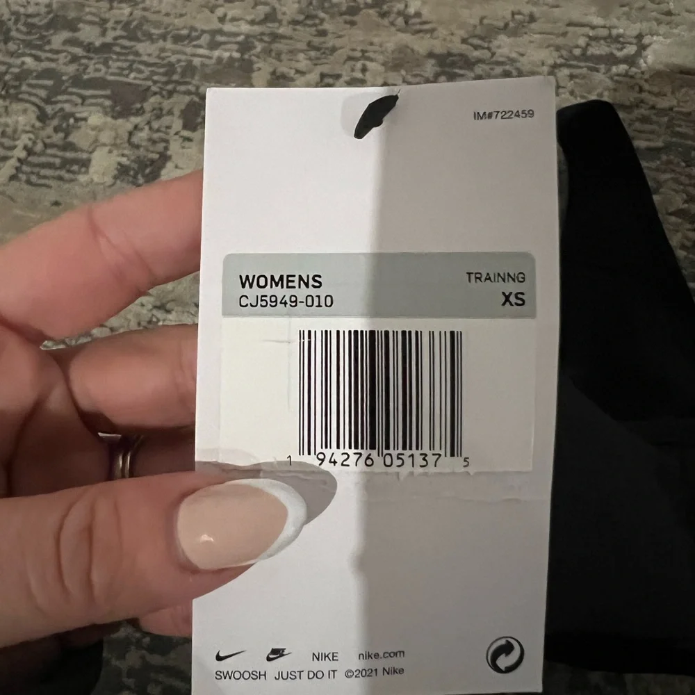 NWT Nike Black Medium Support Non Padded Swoosh 2.0 Sports Bra Size XS
